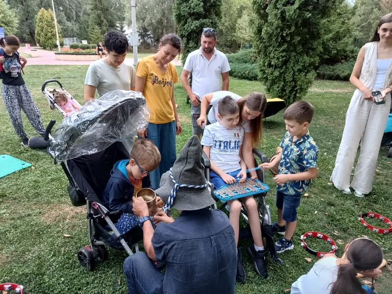 Activitate de comunitate pentru copii si familii